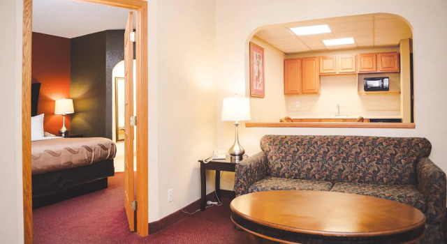 Двухместный люкс Quality Inn & Suites Ames Conference Center Near ISU Campus