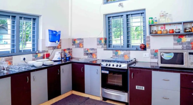 The Paro Homestay Ashtamudi, Забронировать Отель Отели Коллам с парковкой, Парковка