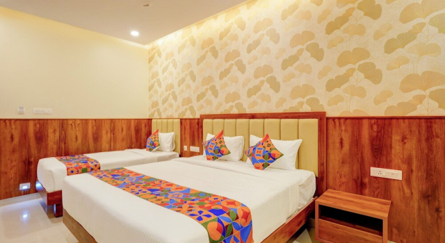 Номер Premium Fabhotel Golden Stay I