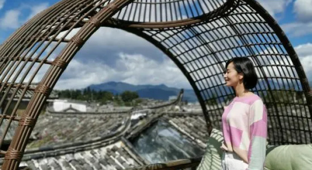 Xin Zhoujia Courtyard, Забронировать Отель Лицзян Юньнань, рядом с Улица Сквер-стрит Древнего города Даянь