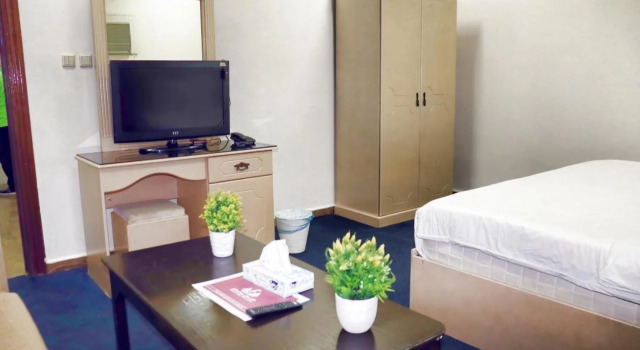 Al Farhan Hotel Suites (Exit 15), Забронировать Отель Эр-Рияд  округ Эр-Рияд, рядом с Большая мечеть Аль-Раджхи