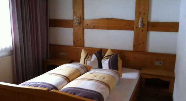 Четырёхместный номер Standard с балконом Hotel Garni Pfandl