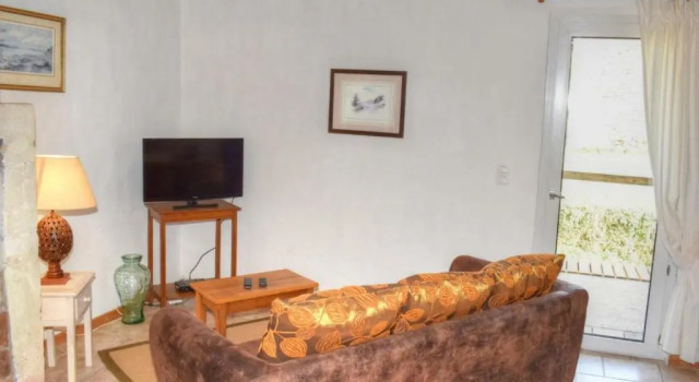 Gîte Cheillé, 2 Pièces, 3 Personnes - Fr-1-381-417