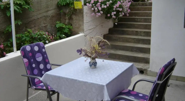 Apartmani LuNa, Забронировать Отель Отели Хвара с парковкой, рядом с Church of the Holy Spirit Hvar, Парковка