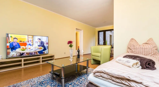 Апартаменты Lakeside Flat