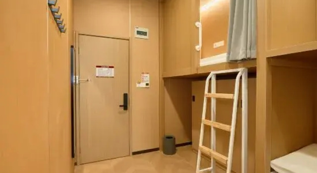 Кровать в общем номере (женский номер) Stay at Ding Hotel (Beijing Lizhuang Business District 307 Hospital Branch)