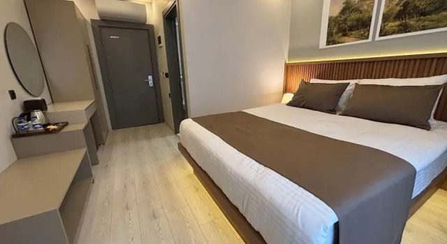 Airport Corner Hotel
