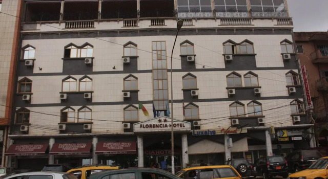 Florencia Hotel, Reservar Hotel Hotéis em Mfoundi com pequeno-almoço, Café da manhã