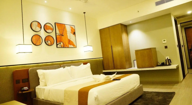 Hotel DR Indraaprasthaa, Rezerwuj Hotel Hotele w Andhra Pradesh z parkingiem, Parking