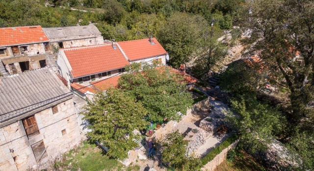 Holiday house Role - retro & afordable: Starigrad-Paklenica, Zadar riviera, Book Hotel Dokoze Zadar County