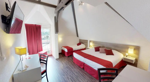 Трёхместный номер Comfort Hôtel de France Contact-Hôtel