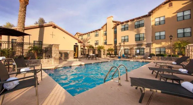 Кровать в общем номере Sonesta ES Suites Phoenix Goodyear