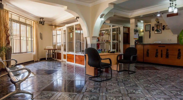 Sophies Signature Suites, Забронировать Отель Отели и гостиницы Энтеббе, рядом с Uganda Wildlife Education Centre, Отель