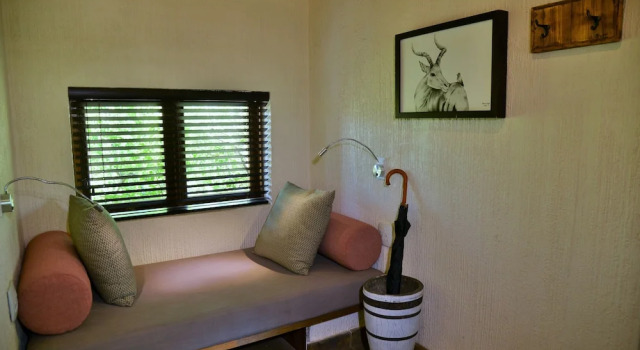 Люкс Executive Tshukudu Bush Lodge