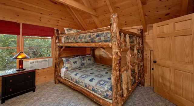 Time Stands Still Apartment 3, Забронировать Апартаменты/квартира Отели Great Smoky Mountains National Park с парковкой, Парковка
