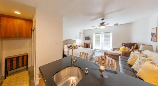 Студия Deluxe Beachwalk Villas