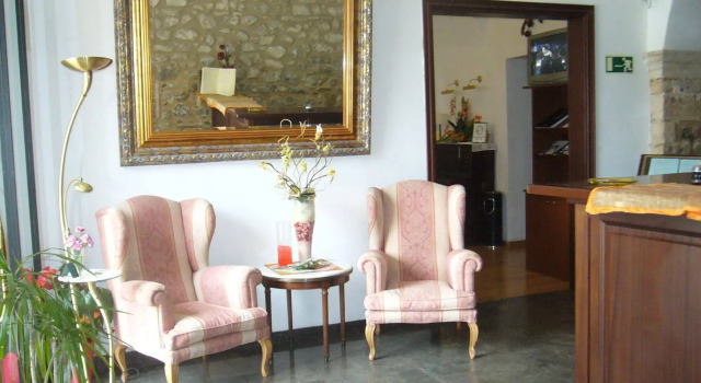 Comte Tallaferro, Prenota Hotel Besalú Garrotxa