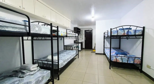 SR Hostel - Adults Only