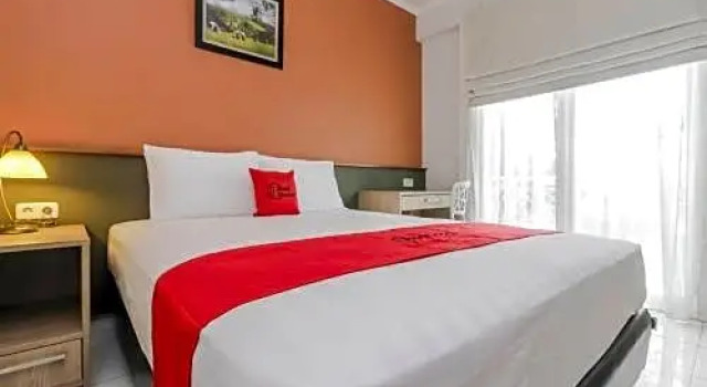 Economy room RedDoorz Syariah Plus @ Jatibening