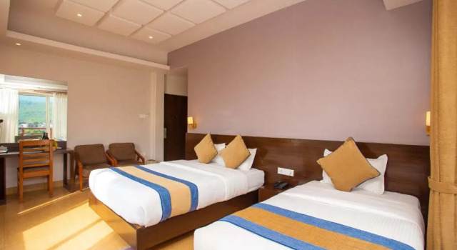 Номер Deluxe Hotel Lake Paradise