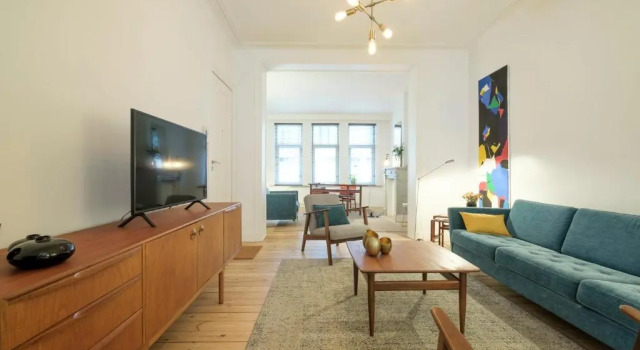 Superb 1 bedroom apartment with garden at châtelain