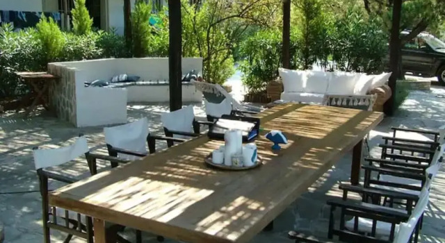 Коттедж с 2 комнатами с балконом и с видом на сад Spacious Maisonette on the "eu Blue Beach" of Kalogria in Sithonia, Greece Num1