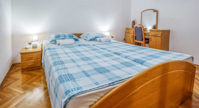 Apartment Diracca, Забронировать Апартаменты/квартира Отели в центре Свети Вид-Михолице, в центре