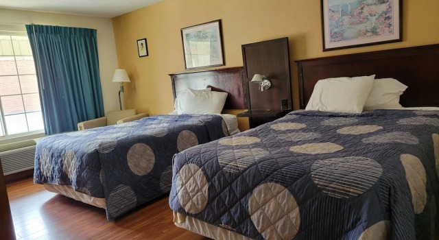 Четырёхместный номер Standard Surrey Inn Ashland