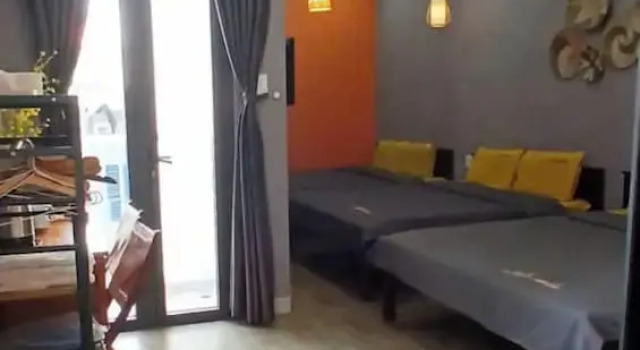 Трёхместный семейный номер Standard с балконом и с видом на город Thanh Hằng Homestay