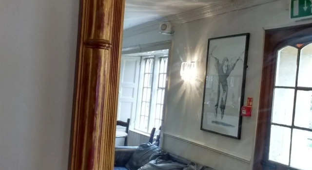 Bell House Hotel & Restaurant, Buchen Sie Hotel Sutton Benger Wiltshire