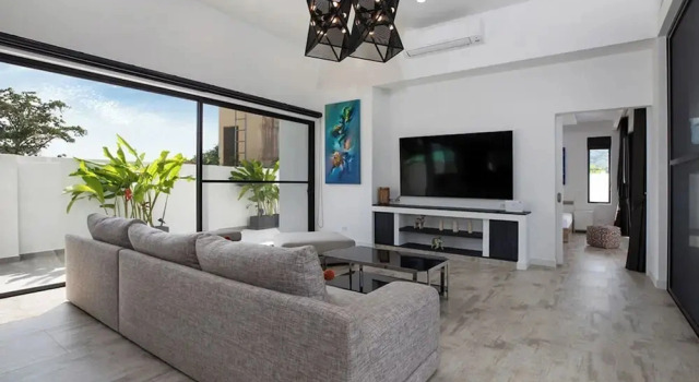 Modern 5 Bedrooms Pool Villa Curtis