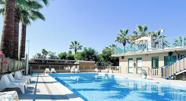 HappyCamp in Duca Amedeo Camping Village, Забронировать Кемпинг Отели Побережья Абруццо с бассейном, Бассейн