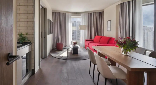 Двухместный люкс c 1 комнатой Canopy by Hilton Madrid Castellana