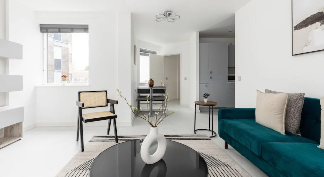 Апартаменты Luminous 2 Bed Balcony Flat in Islington