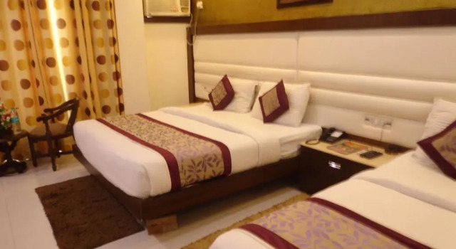 Трёхместный номер Classic с красивым видом из окна NEW RANOVATED Hotel Station View Opposite New Delhi Railway