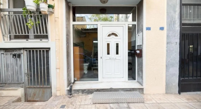 Renovated lovely aptm near to Acropolis