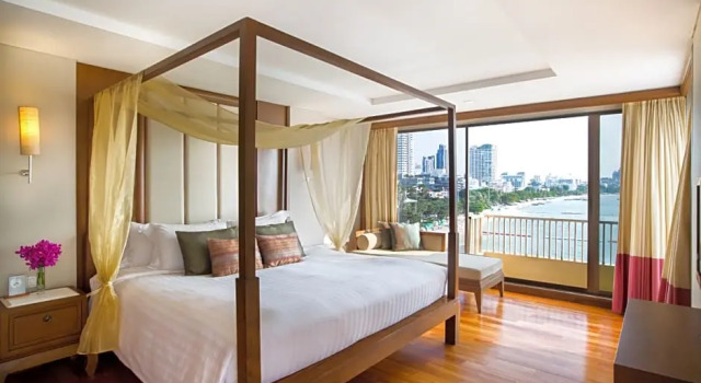 Люкс с 2 комнатами Dusit Thani Pattaya