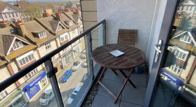 Апартаменты Woking Stylish and Modern 2 bedroom Apartment