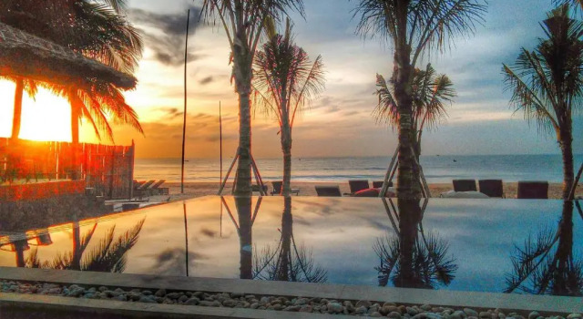Бунгало рядом с пляжем Ananda Resort