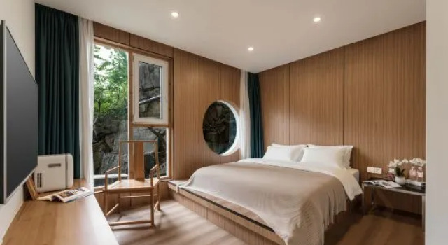 Номер Standard с видом на горы Mercure Chartres Est