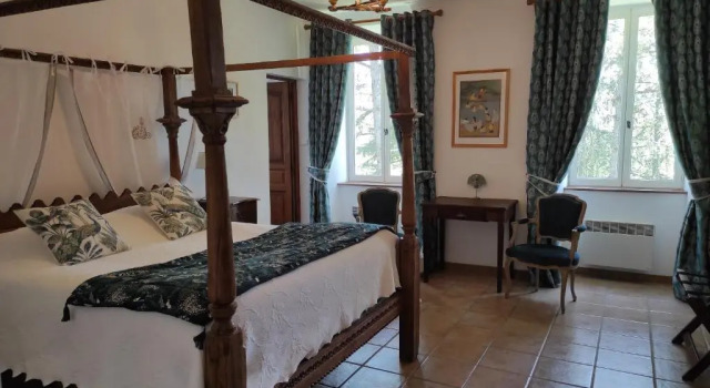 La Bastide du Vébron, Rezerwuj Hotel Hotele w Owernia z parkingiem, Parking