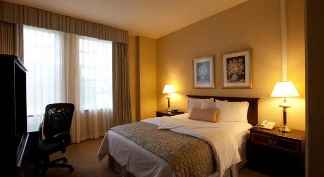 Двухместный люкс Bolger Hotel and Conference Center