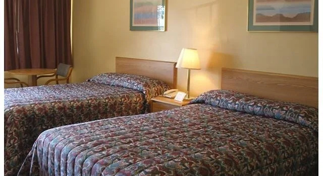 Scottish Inn, Buchen Sie Hotel Adel Georgia