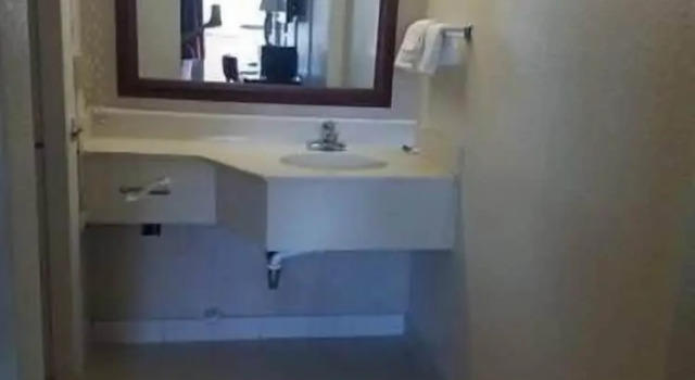 Четырёхместный номер Premium Attleboro Motor Inn