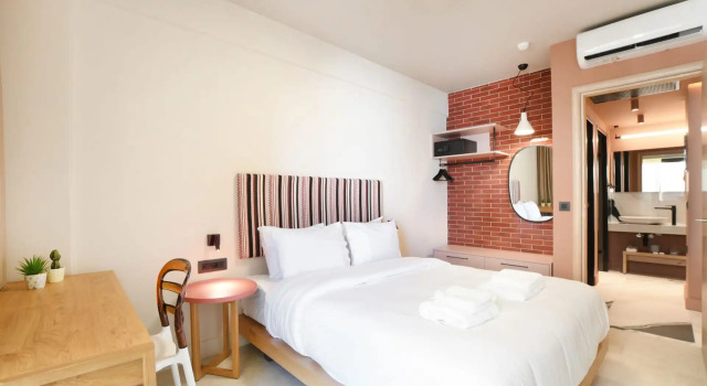 Четырёхместный люкс Luxury c 1 комнатой Pavo Art Hotel