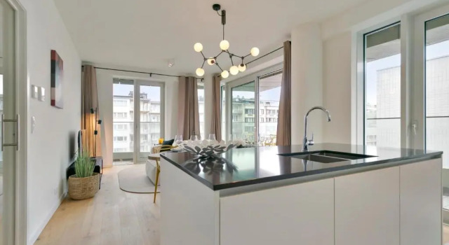 Апартаменты Bright Modern Apartment With Terrace Near Beach