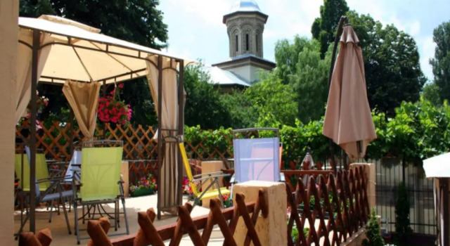 Flowers, Book Bed and Breakfast Sector 2 Bucharest