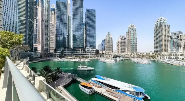 Scintillating Marina View From 1BR Apt, Забронировать Отель Отели Эмирата Дубая с парковкой, рядом с Остановка трамвая Marina Towers, Парковка