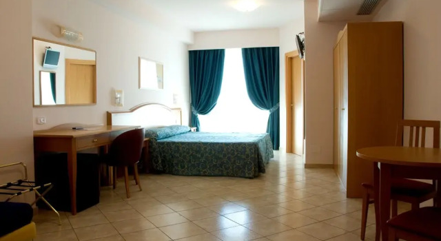 Номер Standard Roses Hotel