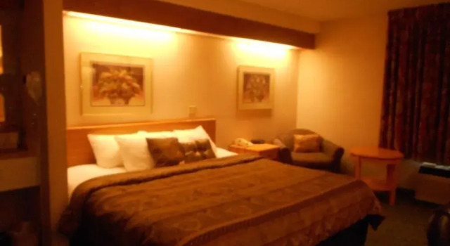 Pleasant Stay Inn & Suites, Varaa Hotelli Carnforth Iowa